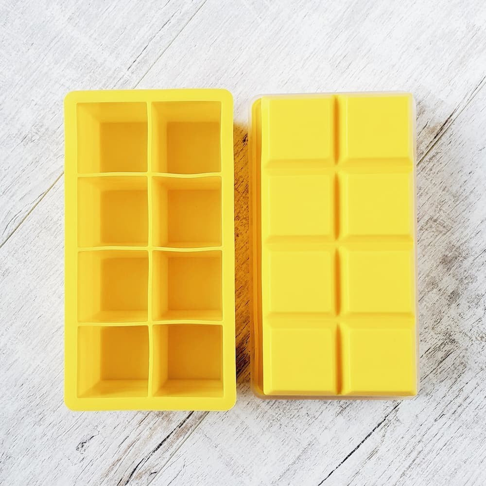 Форма для льда 8 кубиков 5 см желтая, пластиковая крышка